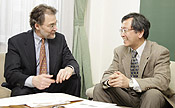 David Pendlebury (L) and Yoshinori Tokura (R). Click to enlage image (a new browser window will open, simply close to return to this page).